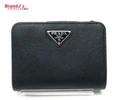 ⭐️ 極美品 プラダ サフィアーノ トライアングル コンパクト 折り財布 ブラック ⭐️ 極美品 プラダ サフィアーノ トライアングル コンパクト 折り財布