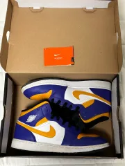 ナイキ エアジョーダン 1 ミッド 出品 (250) (バスケシューズ スニーカー シューズ)