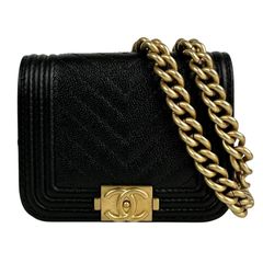 CHANEL シャネル ボーイシャネルチェーンクラッチ キャビアスキンIC 