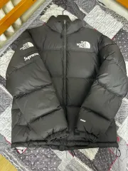 シュプリーム x THE NORTH FACE ザノースフェイス スプリット Nuptse(ヌプシ) ジャケット ブラック - 24SS