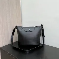 👜✨🌈【2026 新作 新品 未使用】LONGCHAMP  人気  新作 大容量 女性用 ショルダーバッグ  ファション 抜群 バケットバッグ、バケツバッグ　ブラック