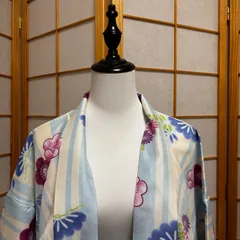 羽織　身丈105cm　ポリエステル　水色　梅　松　花柄　小紋　レディース　モダン　洗える着物