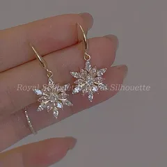 ピアス 耳飾り雪の結晶 雪 冬 フック ゴールドカラー 金色 可愛い 大人可愛い レディース ジュエリー イベント パーティー 大人かわいい デイリー ガーリー フェミニン フォーマル プレゼント ギフト