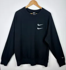 ナイキ NSW ダブル スウッシュ スウェットシャツ