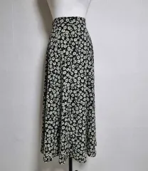 LS146くるみボタン小花ロング丈スカート