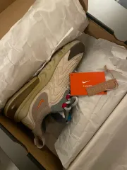 ナイキ x トラヴィス スコット エア マックス 270 リアクト 240 サイズ