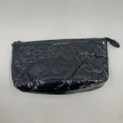 極美品　CHARLES&KEITH チャールズアンドキース 化粧ポーチ　コスメ　マルチポーチ　小物入れ　収納　シワ加工　ロゴ　エナメル　黒　ブラック