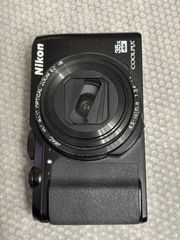 ニコン COOLPIX P900 ロゴ ストラップ 一眼レフ カメラ 黒 写真 ニコン COOLPIX P900 ロゴ ストラップ 一眼レフ カメラ 黒 写真 - メルカリ