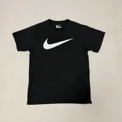 (L) ナイキ ブラック スウッシュ 半袖 Tシャツ