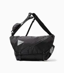 2025年最新】AND WANDER メッセンジャーの人気アイテム - メルカリ