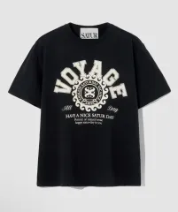 セター BONVOYAGE From us カレッジ グラフィック 半袖 Tシャツ ジェット ブラック L