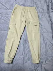 ベージュ ジョガー パンツ