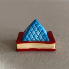 ルーヴル美術館のフェーブ/パリ/フランス雑貨/陶器ミニチュア/ブロカント/ヴィンテージ/蚤の市/幸運の小さな陶器