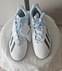 新品 キッズ アディダス サッカーシューズ