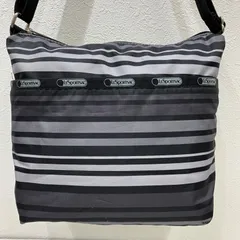 7477　LeSportsac レスポートサック　ナイロン　レディース　ショルダーバッグ　ワンショルダー　肩がけ　斜めがけ　クロスボディ　ボーダー　総柄　モノトーン