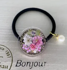 ‪✿  レジン  ドライフラワー   ピンク小花 の ヘアゴム（チャーム付き）‪✿