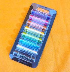 eneloop単三8本ラメ HR-3UTGA-8SL 30プリウス発売記念充電機 - メルカリ