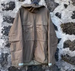 (4) ノンネイティブ マウンテンパーカ