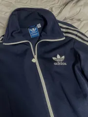 アディダス ヨーロッパ トレックトップ ジャージ ネイビー