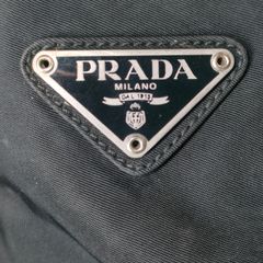 PRADA プラダ 巾着ポーチ ナイロン 三角ロゴ 三角プレート ブラック 美