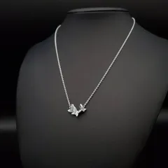美品 SWAROVSKI Lilia collection スワロフスキー リリア ネックレス ペンダント パヴェ 蝶 バタフライ ラインストーン クリスタル シルバーカラー ブルークリスタル 可憐 フェミニン 可愛い きらきら ギフト プレゼント 贈り物
