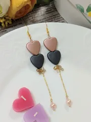 ハンドメイド　アクセサリー A-11　黒 ピンク ハート ゴールド チェーン ピンク パール　ピアス　イヤリング　変更無料 結婚式 二次会 2次会 入園 卒園 入学 卒業 発表会