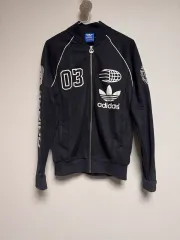 アディダス ブラック トラックジャージ