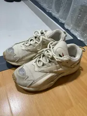 リーボック スニーカー アイボリー 23.5cm