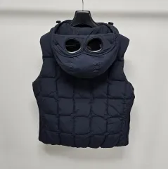 入手困難✨ シーピーカンパニー ダウンベスト ゴーグルー メンズ 46 ブラック 2026年最新】c.p company ダウンベストの人気アイテム - メルカリ