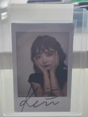 FIFTY FIFTY（フィフティーフィフティー） キーナ サイン ポラロイド