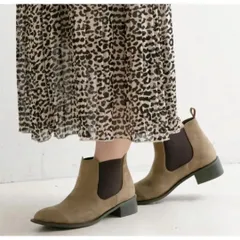 新品 サイドゴア 美脚 ショートブーツ スエード グレージュ 23.5cm 高見え 上質素材 安定感 抜群 脱ぎ履き簡単 きれいめ カジュアル両用 パンツ スカート相性◎ 毎日履ける　 定番  レディース  人気 デザイナー拘り 良品 カジュアル　高クオリティ