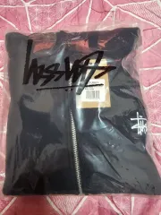 STUSSY ブラック ジップアップパーカー L 新品
