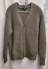UNIQLO ユニクロ Vネックカーディガン カーキ色