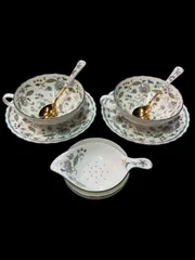 希少 シリーズ ノリタケ カリフパレス ティーカップ＆ソーサー2客 ティーストレーナー セット 日本 陶磁器 カリフパレス 廃盤﻿ カップ ソーサー ボーンチャイナ製 アンティーク レトロ ヴィンテージ  古物 骨董 古美術 コレクション N25L(T)46