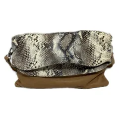 theory(セオリー) ショルダーバッグ - ベージュ×アイボリー×マルチ 型押し加工/ストラップ着脱可 レザー