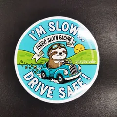 新品　送料込み　おまけ付き商品🎵　ナマケモノ　エキゾチックアニマル　イラスト　セーフティドライブ　あおり運転回避！？　のんびり　ゆったりライフ🎵　耐水「ナマケモノ　DRIVE　SAFE！ステッカー」（約１００ｍｍ×約１００ｍｍ） 🎵