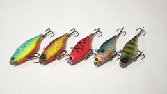 TN60-style vibration lure with metal weight in the mouth for quick launch. 5-color set. 12g, 60mm. Ideal for bass fishing, including black bass, sea bass, flathead, black porgy, barracuda, gilthead, flounder, scorpionfish, saltwater bait, and bluefish. Long-distance casting.