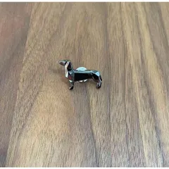 S1454 【動物】犬 ブラック ピンバッジ ブローチ