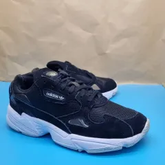 アディダス ファルコン スニーカー 25センチ