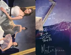 【中古】コレクションカード(女性) MISAMO(TWICE)/集合(3人)/裏面印刷サイン入り/CD「Masterpiece(WPZL-32057/8)」(初回限定豪華盤)封入特典セルフィートレーディングカード