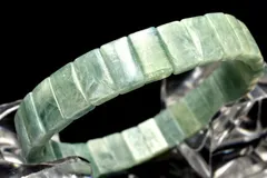 【１点物】希少◇天然色 グリーンカイヤナイト　5.5-6x10mm　バングル パワーストーン 天然石 _MC2882