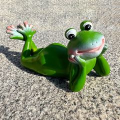 ドイツ製 カエル型じょうろ【FROGGY WATERING CAN EBERT】 - メルカリ