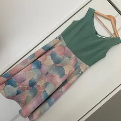２種類の着物からリメイク　緑とパステルの菊柄のフレアーワンピース