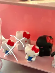 ハローキティ 幽霊ガチャ ブラック