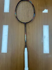 【新品ほぼ未使用】値引き交渉歓迎 ナノフレア700pro ヨネックス ナノフレア700プロ 2NF-700P (バドミントンラケット) 価格