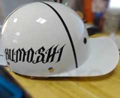 原付ヘルメット 自転車用ヘルメット 半帽 野球帽型 半キャップ ロードバイク 保護帽 バイザー付 四季通用 軽量 ホワイトのサムネイル