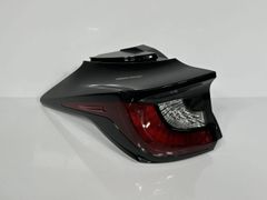 トヨタ ヤリス 左テールランプ 新品 定価15800円 - メルカリ