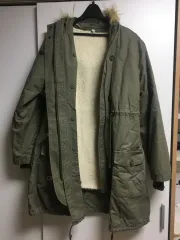 カーキ マウンテンパーカー アウター (ファー裏地)
