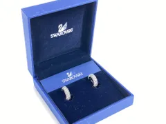 スワロフスキー　SWAROVSKI　クリスタル　ラインストーン　ハーフ　フープ　イヤリング　シルバーカラー　匿名配送　送料無料