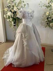 ウエスト大きな花が可愛い花びらフリル胸元スパンコール刺繍パーティー 